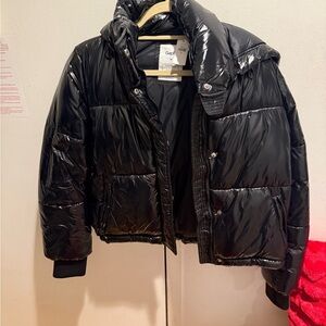 NWT Gap FIT Black Puffer Jacket for Women size Medium